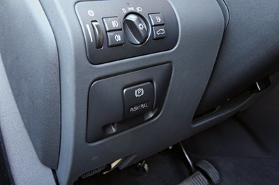 技术前沿 博世自动驻车系统引领创新，重塑汽车制动新格局